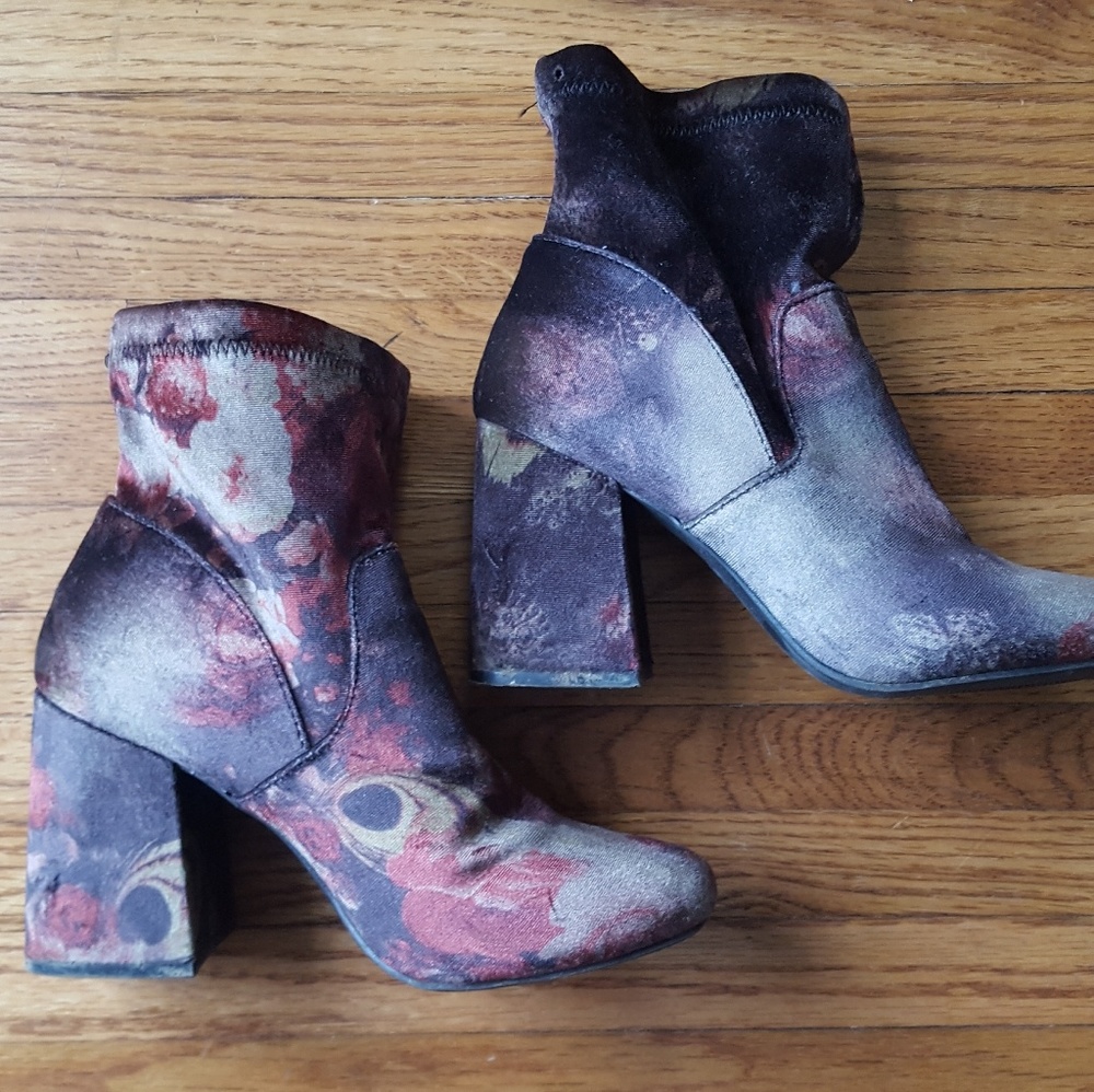 Size 8 Velour Floral Ankle Bootie